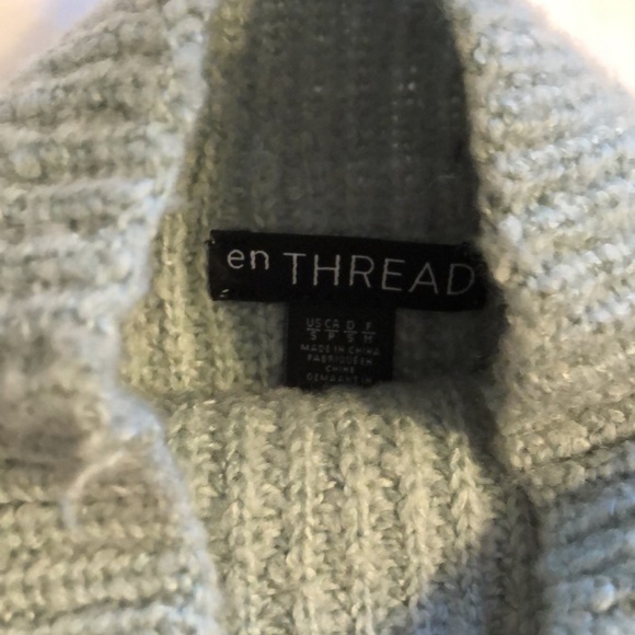Aqua en THREAD Sweater - Picture 2 of 4